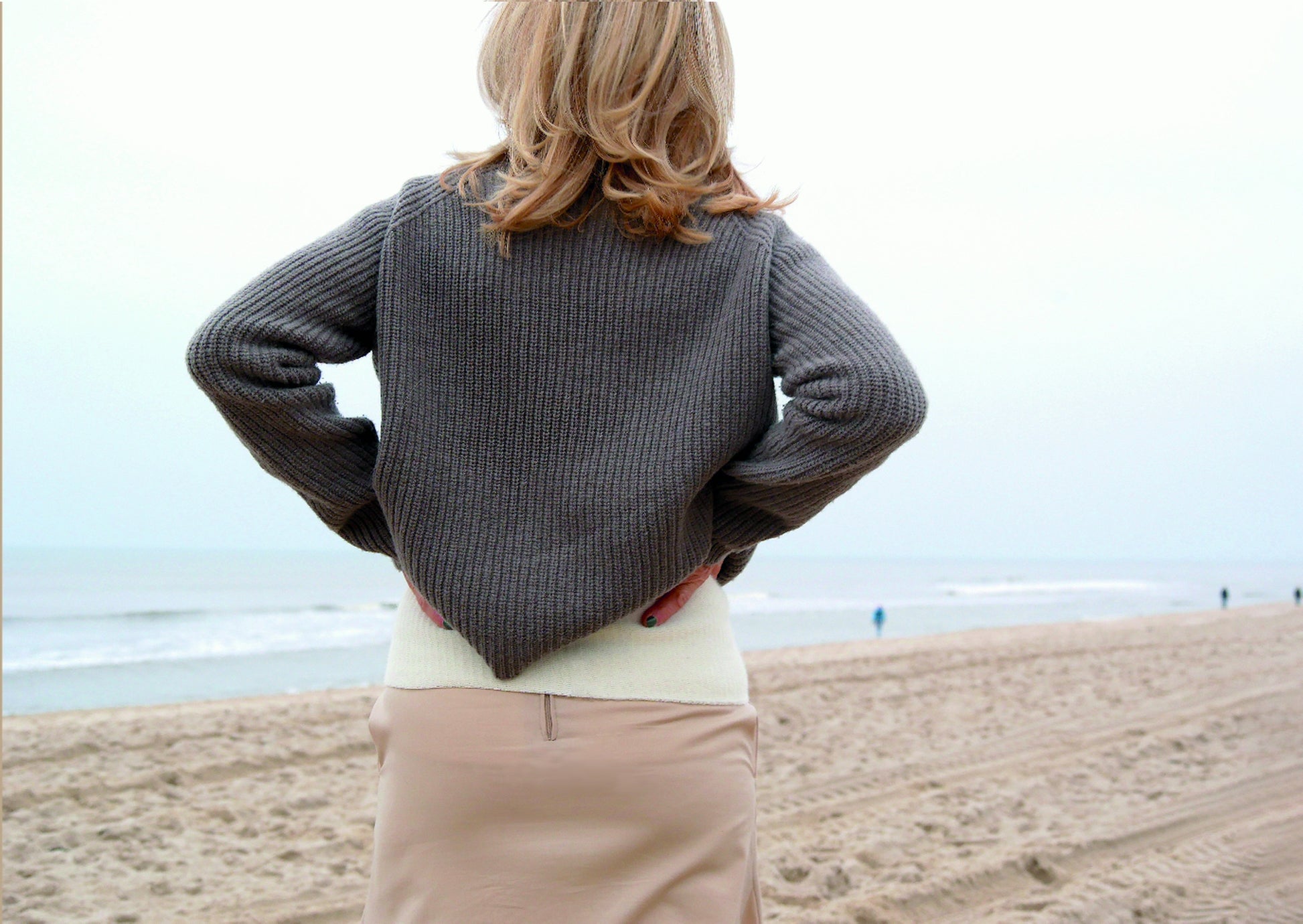 Warmers | Backwarmer (Women's, Medium Insulation) lifestyle